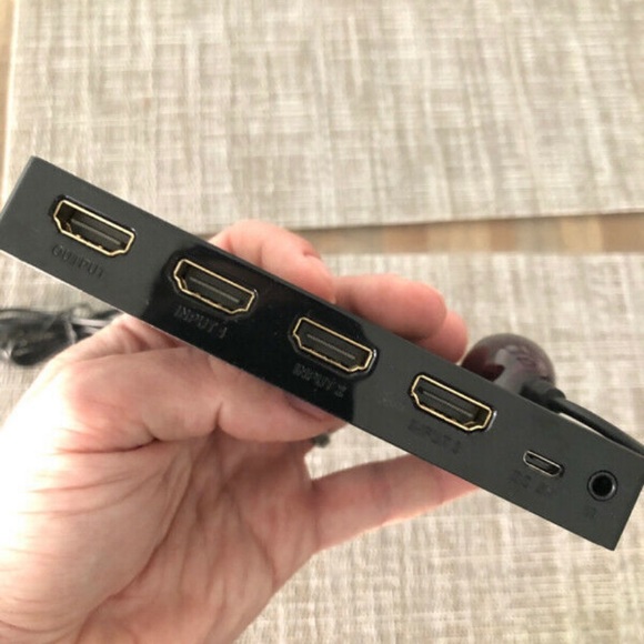 UGREEN HDMI Switch 3 In 1 Out - Picture 11 of 11